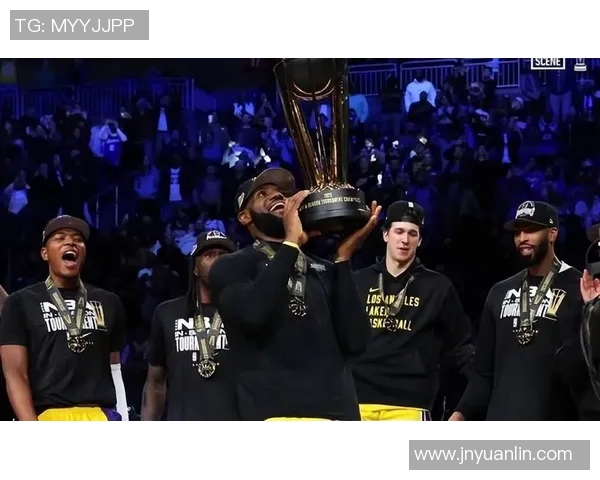 足球明星热衷观看詹姆斯比赛的背后故事与篮球魅力探讨