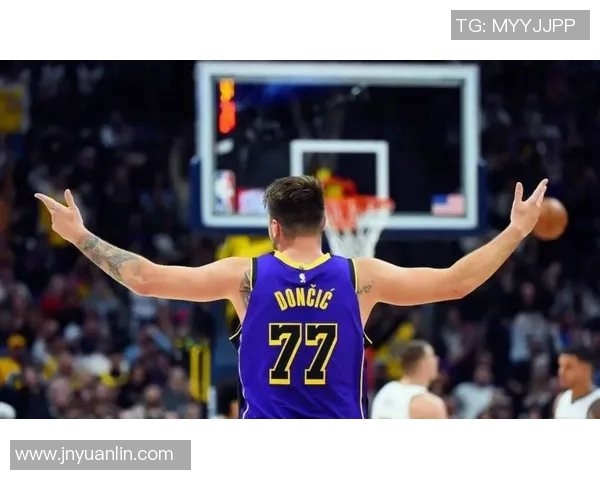 水晶竞技与桑托斯的精彩对决揭示足球战术与团队合作的魅力 水晶竞技与桑托斯的精彩对决揭示足球战术与团队合作的魅力